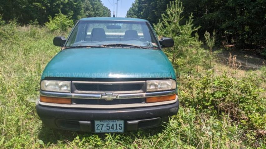 2000 Chevrolet S10 Pickup | AllSurplus