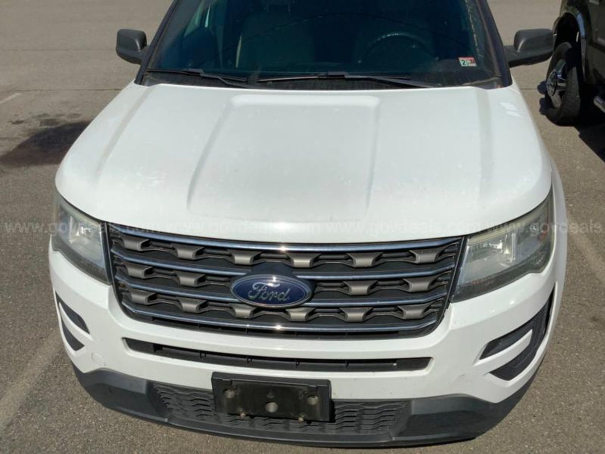 2016 White Ford Explorer (Water Pump Leaking) Starts & Drives | AllSurplus