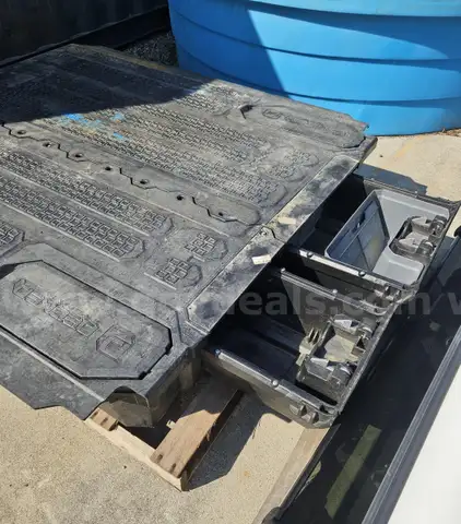 DECKED In-Bed Toolbox