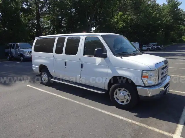 2010 Ford E350 XLT Van &#x2013; 12-Passenger &#x2013; Low Miles