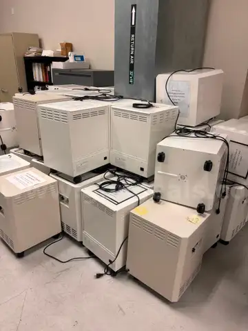 LOT OF 60 EnviroKlenz Model ED327-0255 Air Purifiers &#x2013; Good Condition