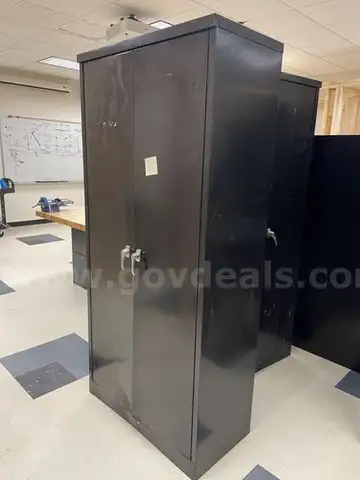 &#x1F4E6; Lot of 4 Storage Cabinets &#x2013; Tall &#x26; Spacious &#x1F4E6;