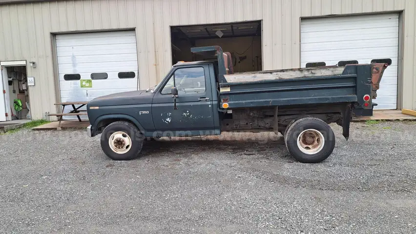 1985 Ford F-450 Dump Truck
