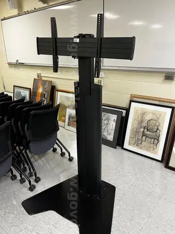 CHIEF PEDESTAL TV STAND