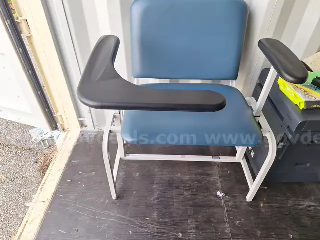 XL Phlebotomy Chair
