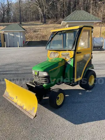 John Deere Lawn &#x26; Garden Tractor
