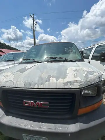 2004 GMC Savana Van