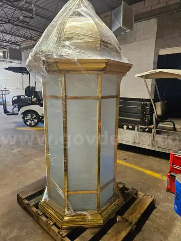 OUTDOOR GOLD-POLISHED LANTERN
