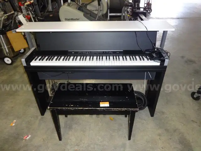 Korg LP350 Electric Piano with Bench