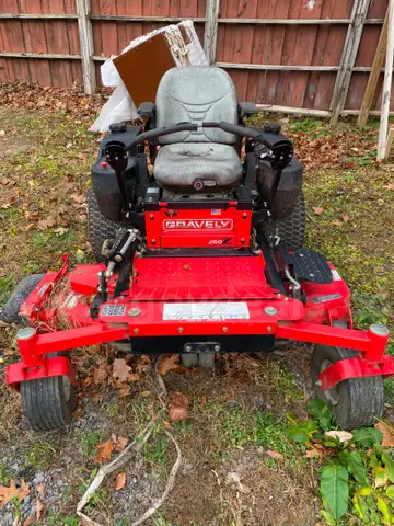 2007 Gravely 260Z zero turn mower