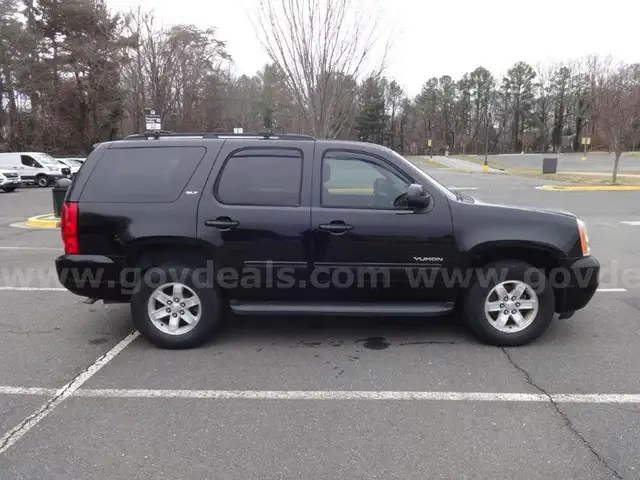 2013 GMC Yukon SLT – 4WD