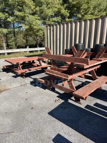 Picnic Table Lot