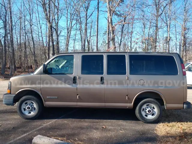 2004 GMC Savana Minivan