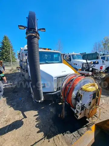 1998 Freightliner FL80 Vacuum Truck