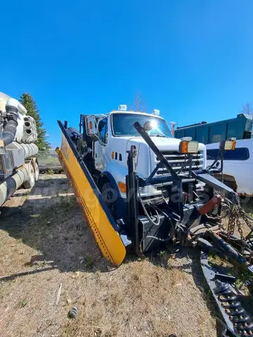2003 Sterling L7500 Plow Truck