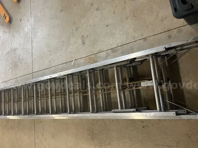 35&#x27; extension ladder