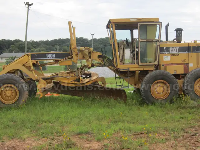 1999 CATERPILLAR 140H MOTOR GRADER
