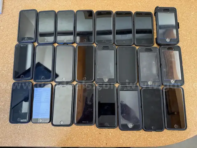 24 @ Apple iPhone SE mmx53ll/a (3rd generation)