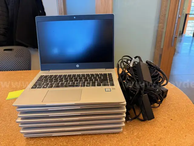 Seven HP laptops