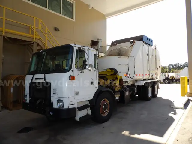 2012 Autocar ACX Xpeditor Truck with Heil Refuse body