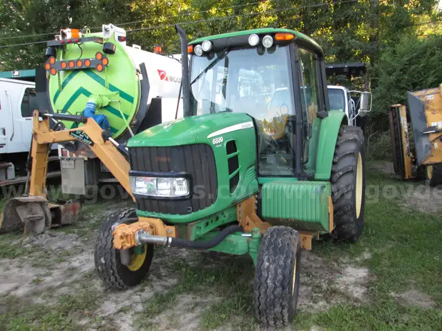2007 JOHN DEERE 6330