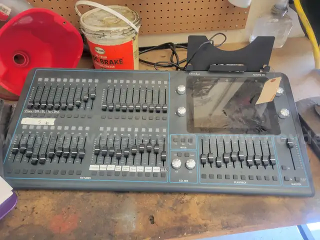 1 LOT OF THEATER STAGE LIGHTS