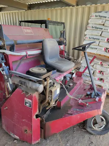TORO TURF  SWEEPER