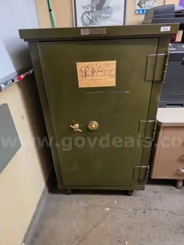SAFE:  COMBINATION LOCK THE SAFE-CABINET