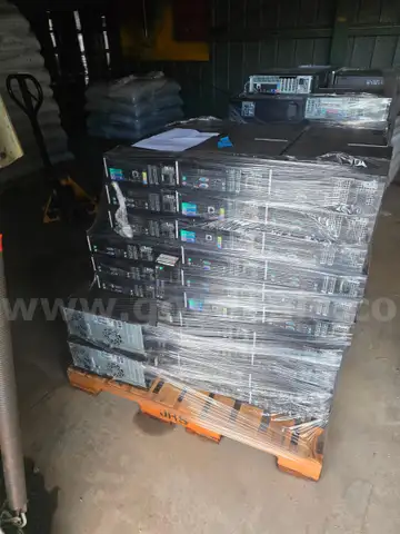 1 LOT OF HP AND DELL DESK TOP COMPUTERS