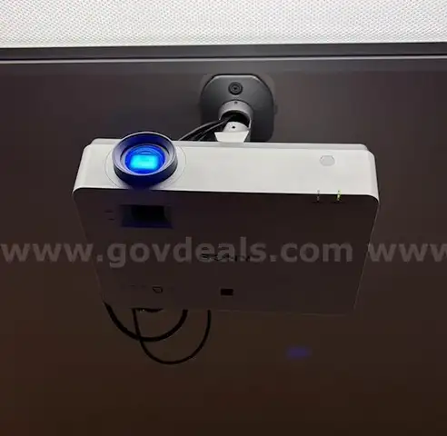 Sony Projector with Screen