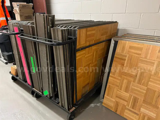 Dance Floor 30&#x27;x28&#x27; + Carts + 3 Carpets