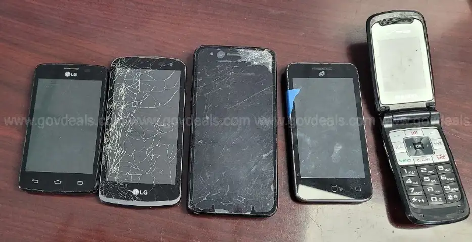 Lot of 5 older Cell Phones - 3G network - for parts or wifi use