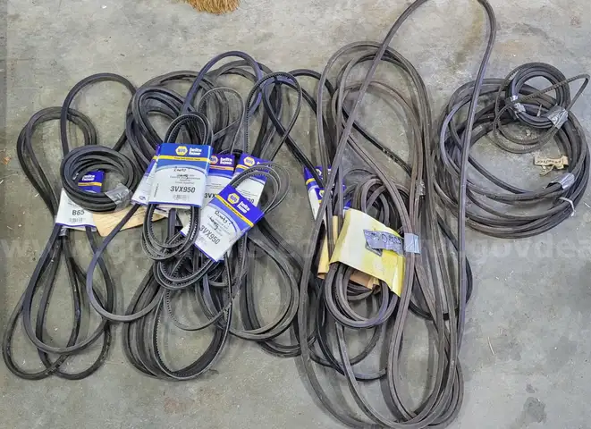 Lot of 20 NOS Belts New Old Stock Mostly NAPA Brand