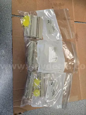 Lot of 9 TSX Momentum 170 XTS 001 00 SCREW TERMINAL BLOCKS NOS