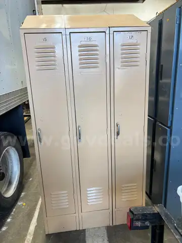 3 Locker Cabinet