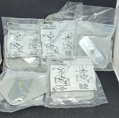 Milbank A7551 Hub Closing Plates Lot of 20 NOS Grey