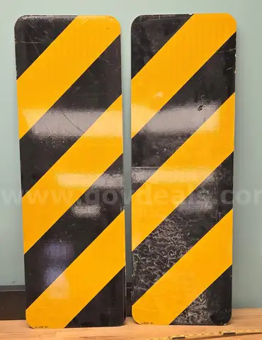 Two OM-3R Bridge End Markers (Right Slant) 12" x 36" each