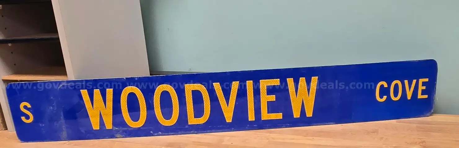 Aluminum Street Sign ** S Woodview Cove **