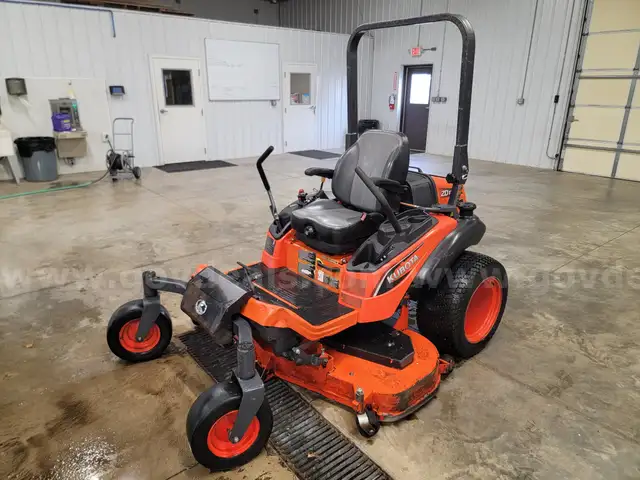 2018 60&#x22; Kubota ZD1211 Zero Turn Mower