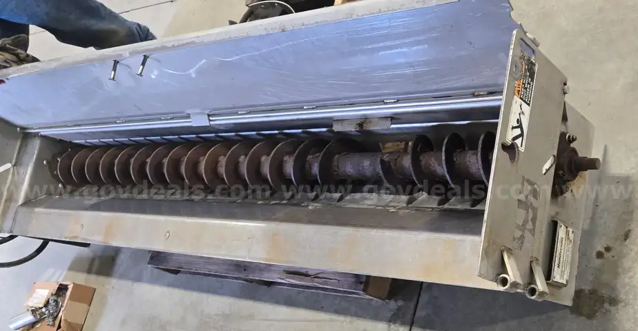 Henderson Salt Spreader 96 X 6 X 304SS X DD