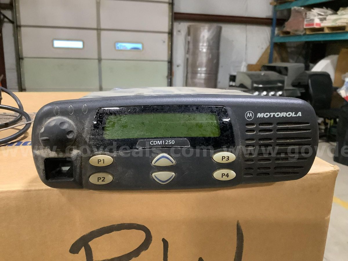 Multiple Motorola Cb Radios 