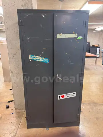 Storage cabinet