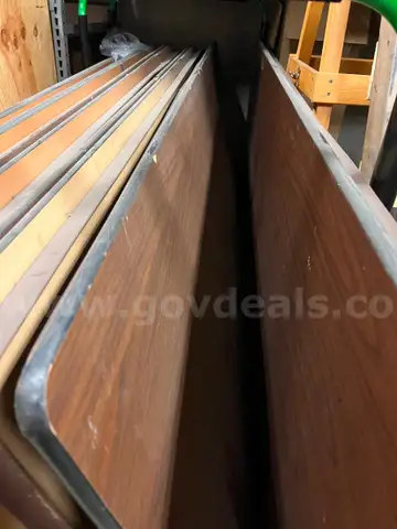 FOLDING TABLES