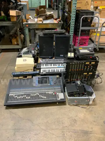 Lot of Yamaha Hallicrafters DNF Chauvet Alesis Audio Video Visual Production Equipment Mixers Keyboards Amps Speakers