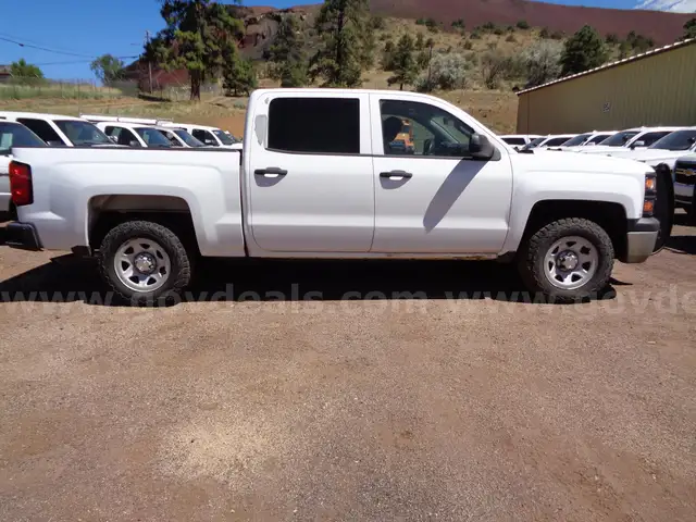 2014 Chevrolet Silverado 1500 Work Truck 1WT Crew Cab 4WD