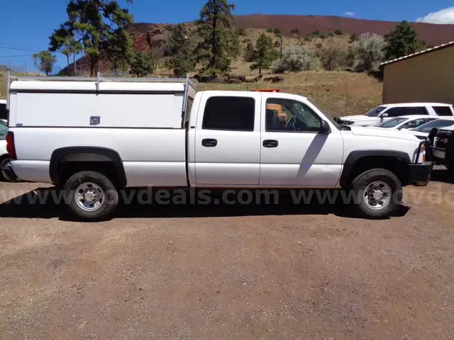 2006 CHEVROLET SILVERADO 3500 WORK TRUCK CREW CAB 4WD SRW