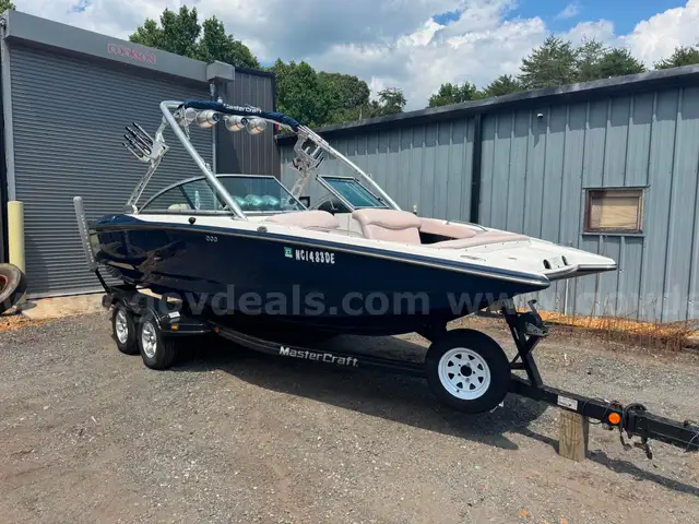 06 MASTER CRAFT X-STAR SS WAKE BOAT