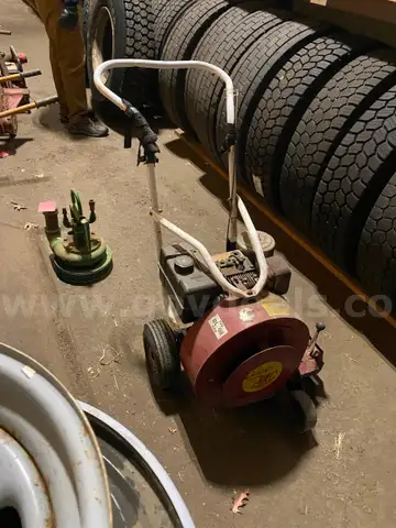 Giant Vac Leaf Blower