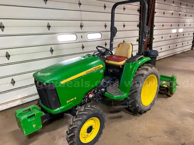John Deere 3038D Tractor