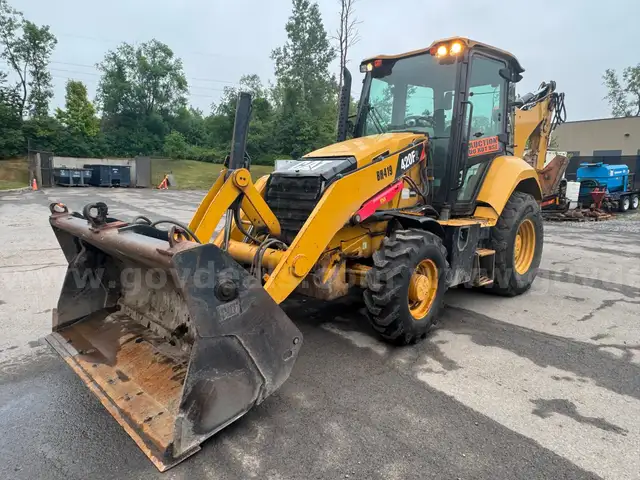 2014 Caterpillar 420F2 4WD Loader Backhoe